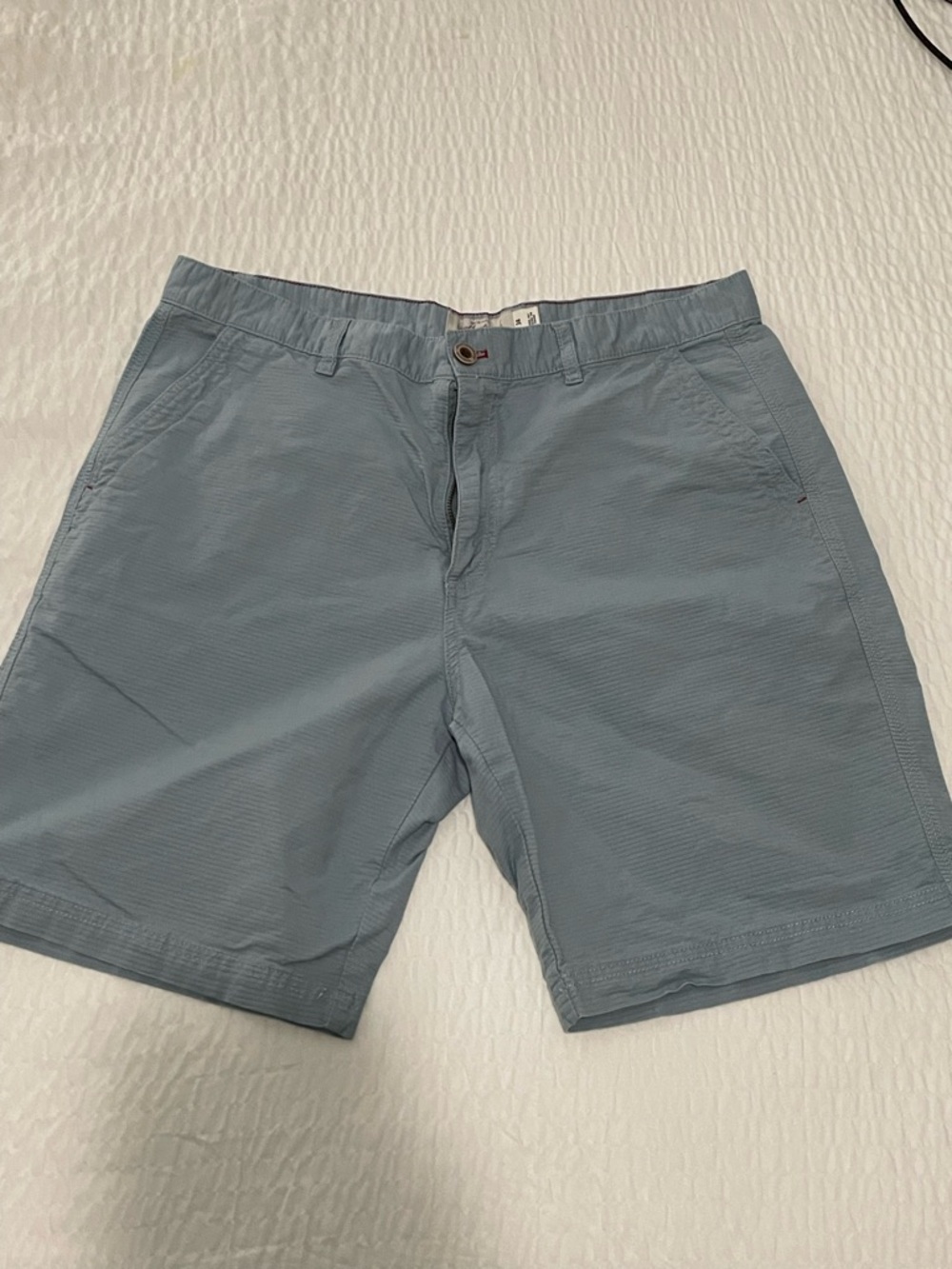Weatherproof Men's Light Blue Flat Front Shorts, 34w, 7”inseam